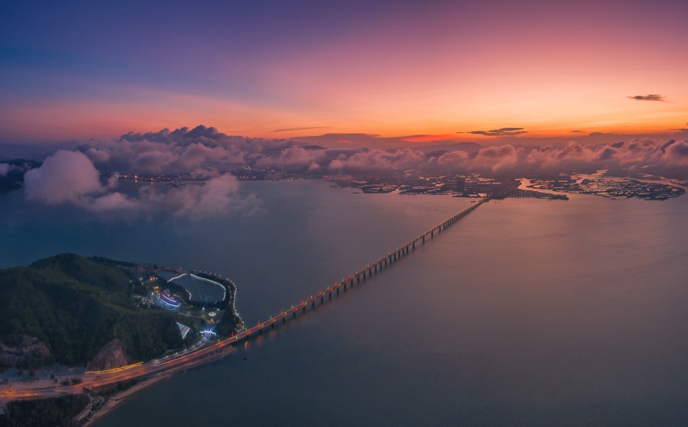 Độc đáo cây cầu Thị Nại Quy Nhơn vượt biển dài nhất Việt