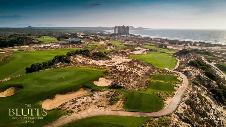 Sân golf The Bluffs Hồ Tràm Strip