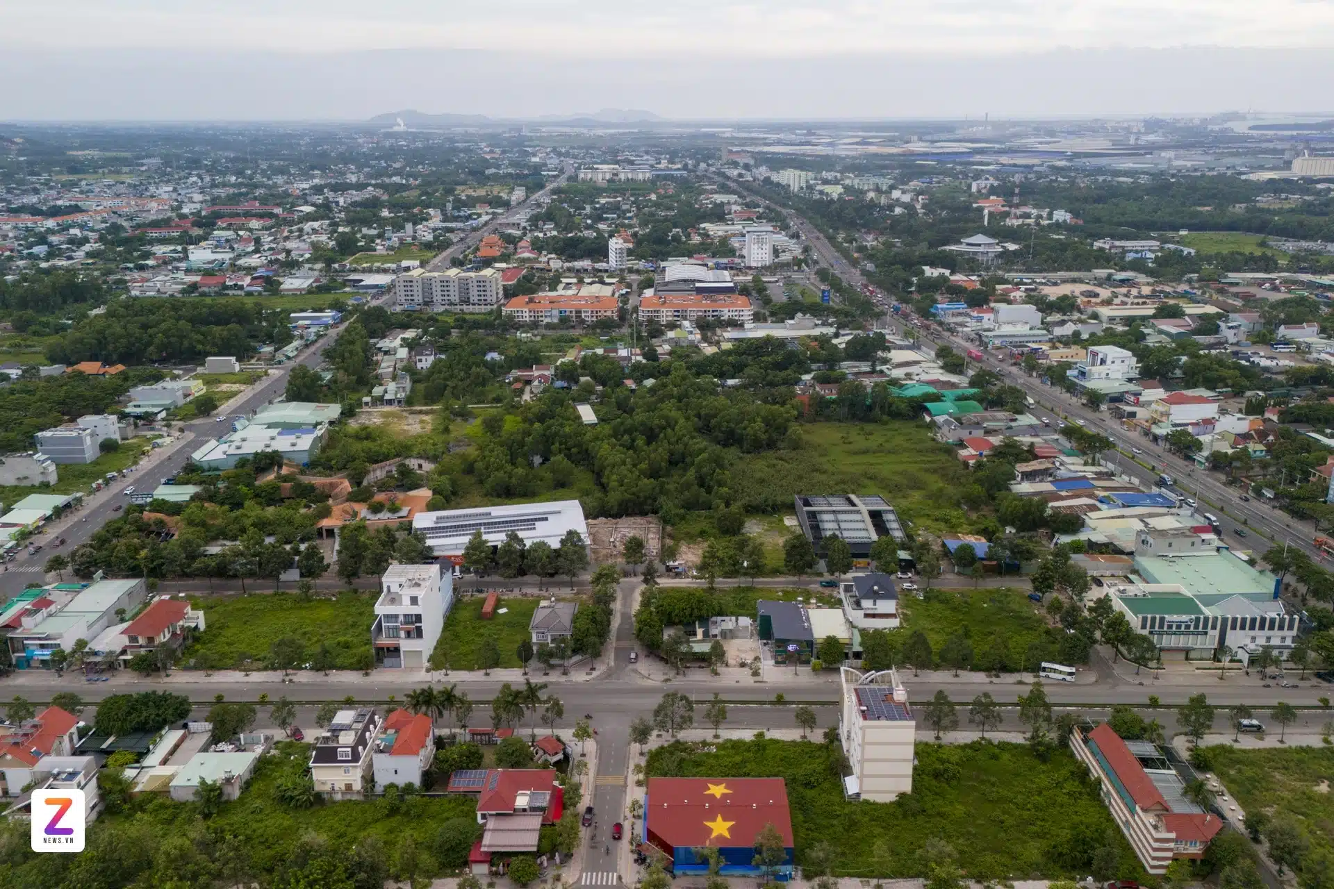 Tại Đại hội đại biểu Đảng bộ phường Phú Mỹ lần thứ I, nhiệm kỳ 2025-2030, ông Võ Văn Minh, Chủ tịch HĐND TP.HCM nhấn mạnh Phú Mỹ cần phát huy tối đa tiềm năng địa kinh tế, vai trò cửa ngõ công nghiệp - cảng biển - logistics, định hướng phát triển công nghiệp công nghệ cao, dịch vụ - thương mại hiện đại gắn với phát triển bền vững. 