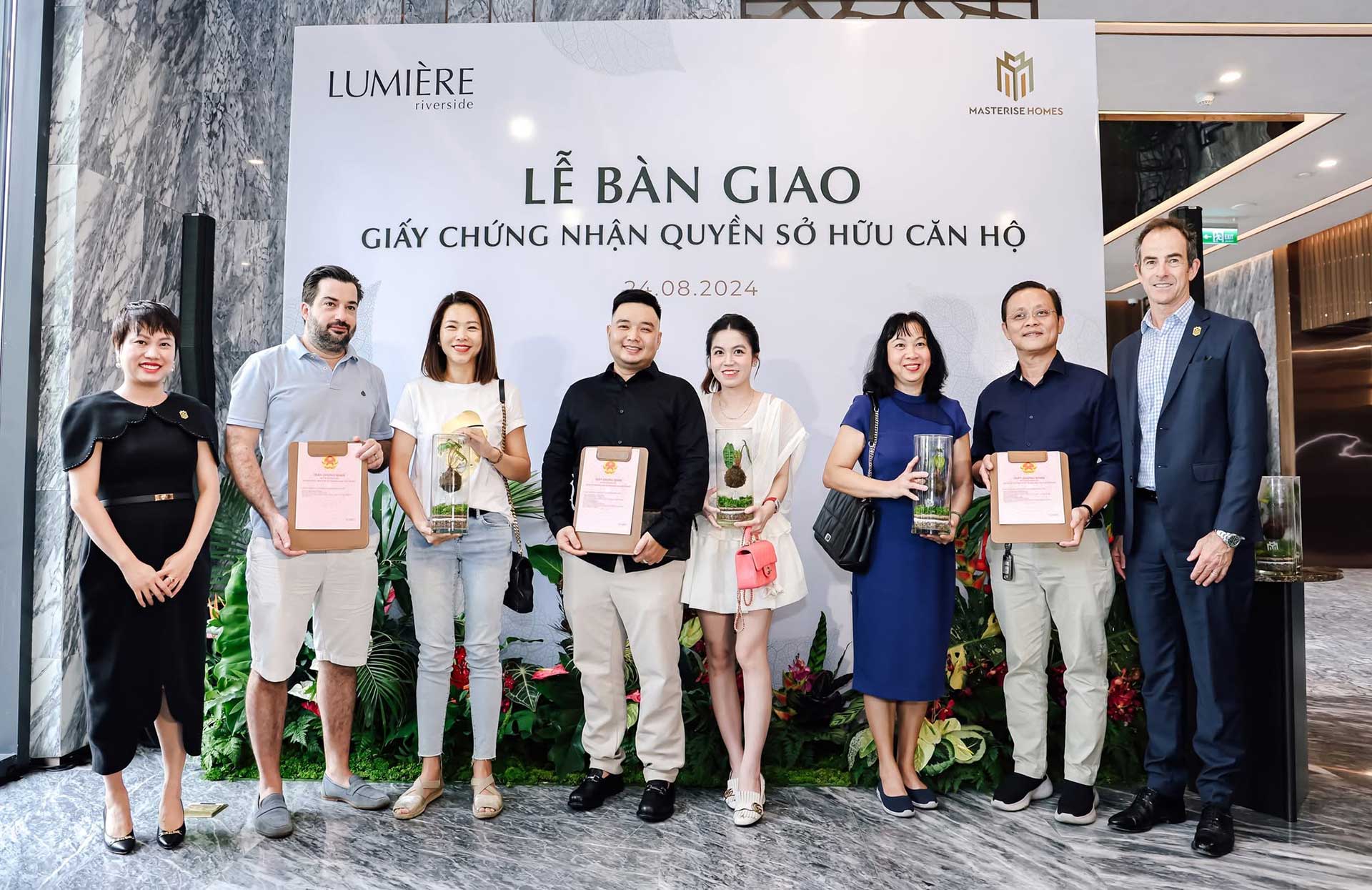MASTERISE HOMES BÀN GIAO SỔ HỒNG CHO CƯ DÂN LUMIÈRE RIVERSIDE