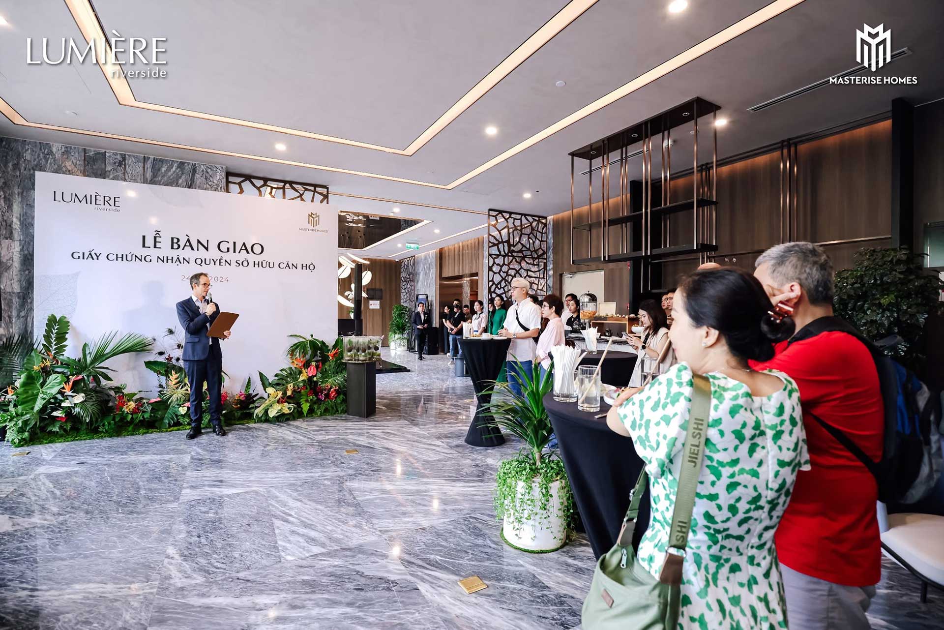 MASTERISE HOMES BÀN GIAO SỔ HỒNG CHO CƯ DÂN LUMIÈRE RIVERSIDE