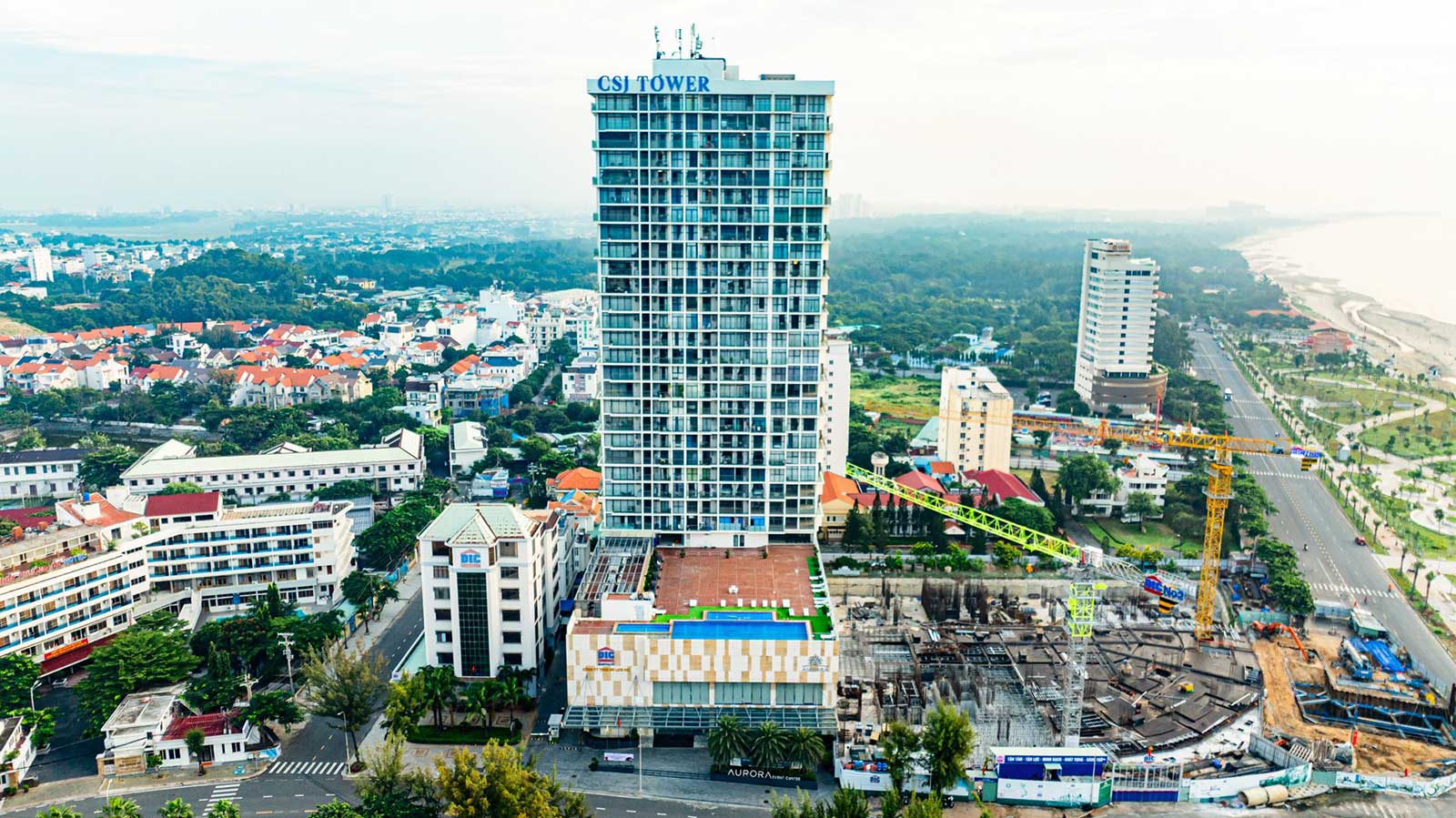 Đơn cử như dự án Cap Saint Jacques Complex trên đường Thùy Vân là một trong những dự án quy mô lớn của DIC. Tổ hợp gồm khách sạn, căn hộ và trung tâm thương mại, có mức đầu tư gần 3.600 tỷ đồng. Công trình củng cố vị thế DIC trong mảng du lịch biển và dịch vụ lưu trú cao cấp.