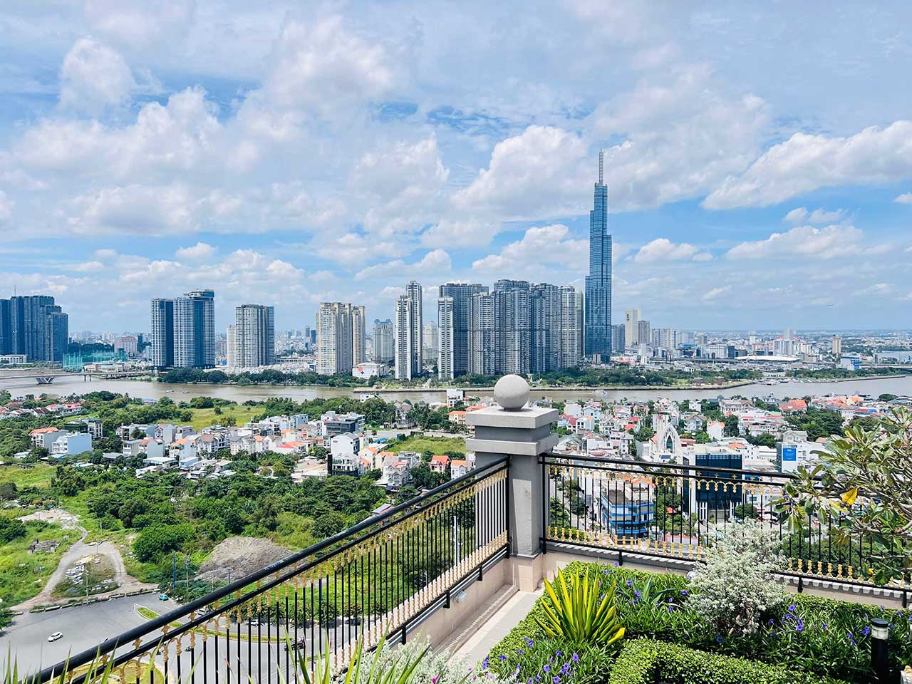 Căn hộ Paris Hoàng Kim