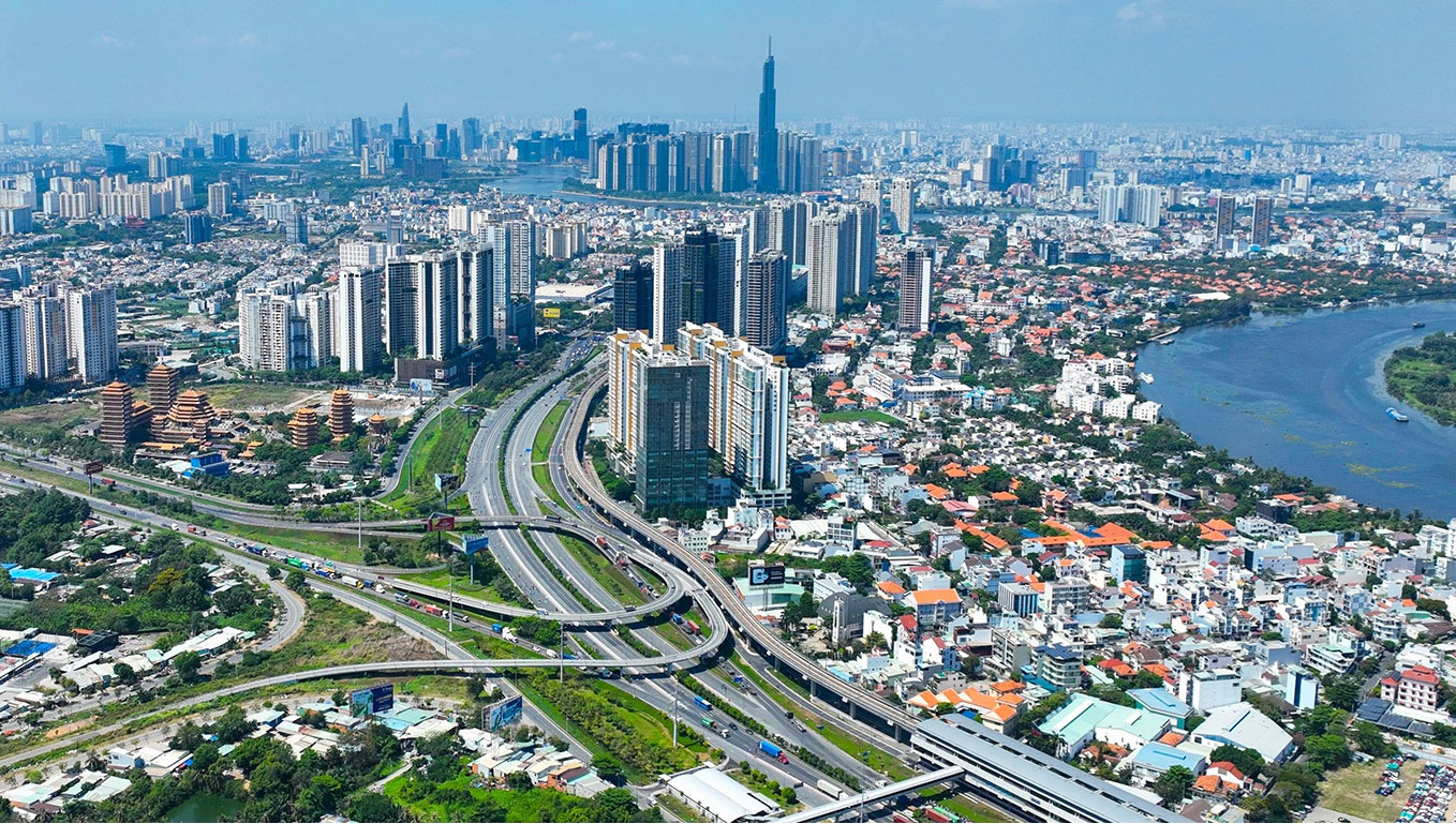 Các hạ tầng bao quanh Khu Đông TP HCM.