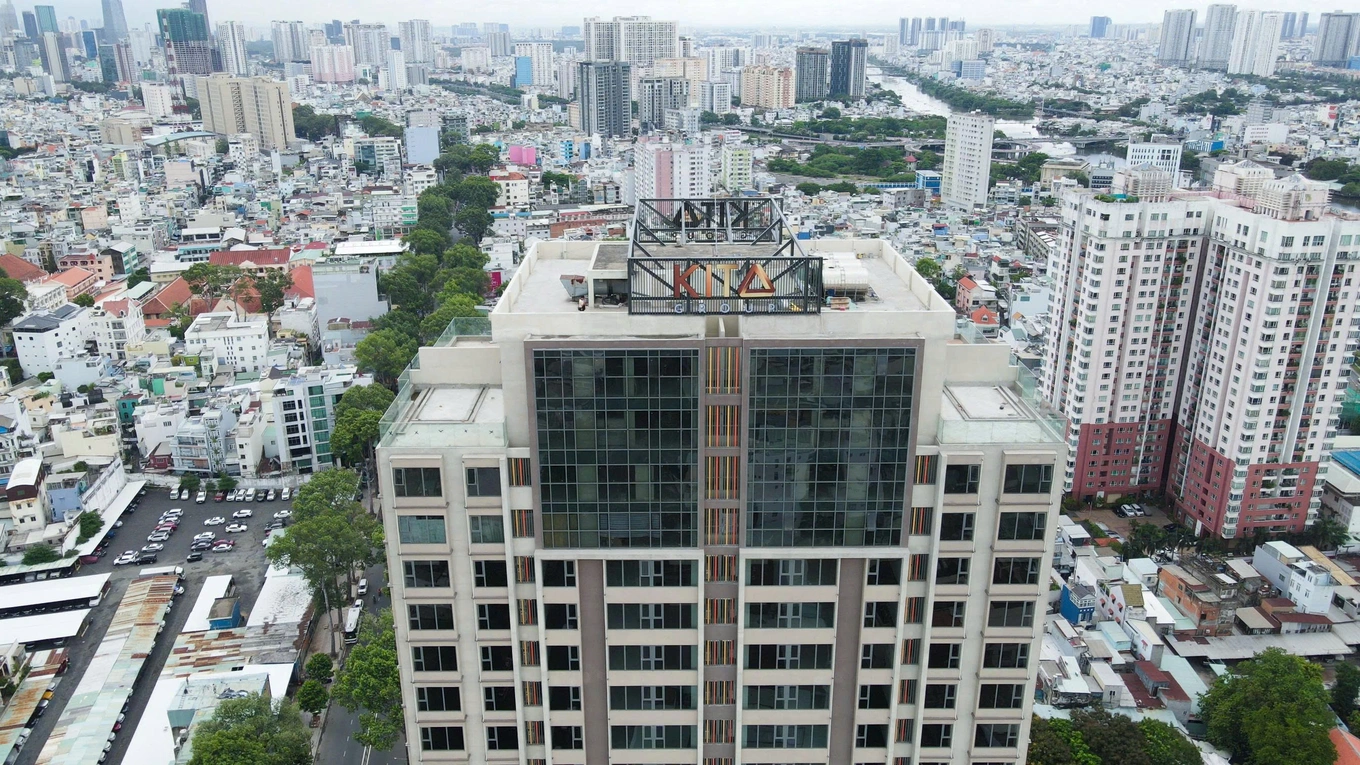 Tòa nhà Kiều by KITA số 927 Trần Hưng Đạo nổi bật giữa trục đường trăm năm tuổi